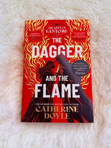 The Dagger and the Flame by Catherine Doyle : Exclusive Sprayed Edge