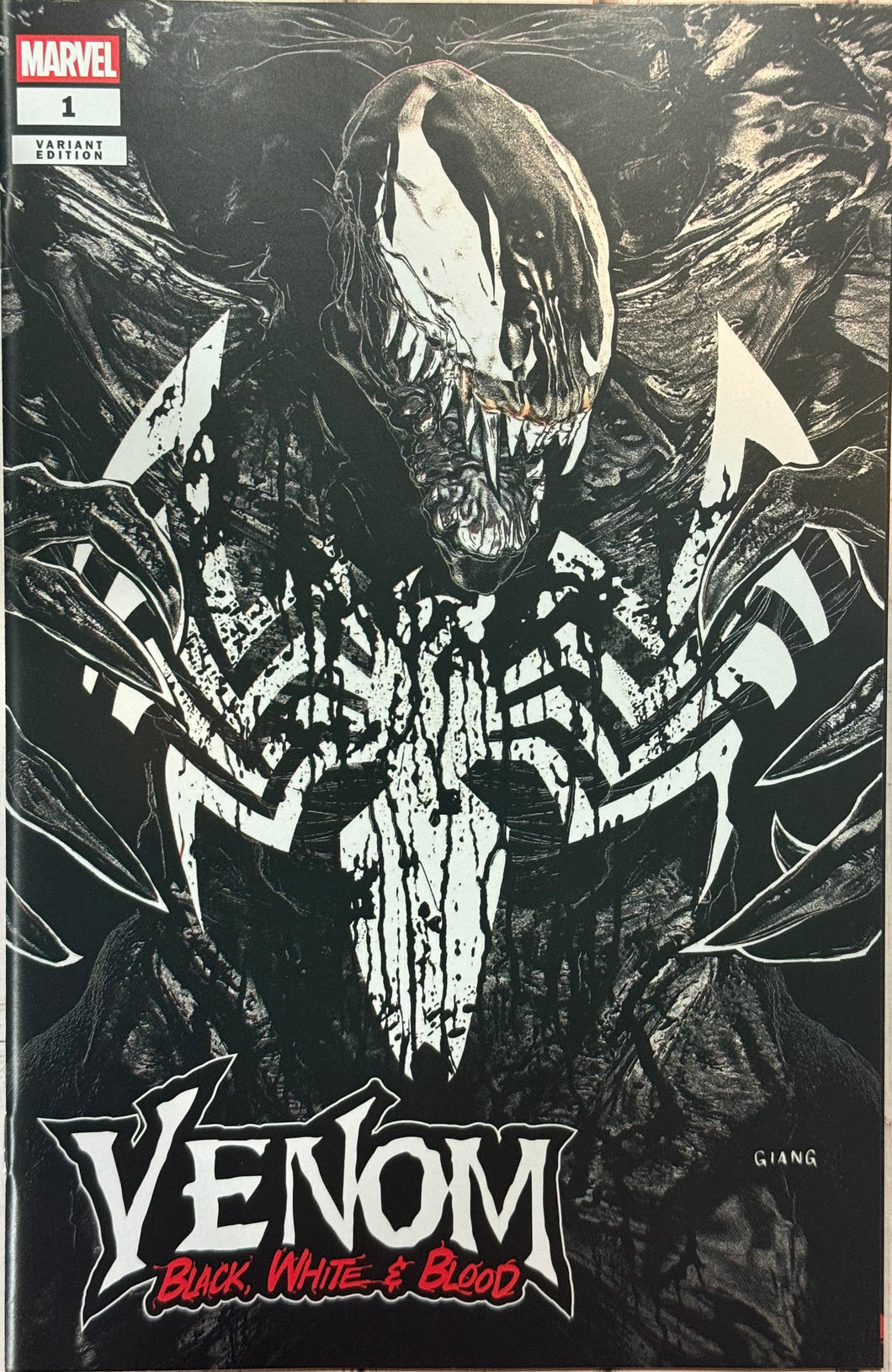 Venom: Black, White & Blood #1 John Giang Exclusive limited to 3,000