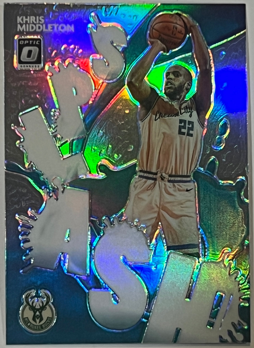 Khris Middleton #6 2020 Panini Donruss Optic Splash prizm