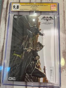 CGC SS 9.8 Batman / Catwoman : The Gotham War : Battle Lines #1 signed by Kael Ngu