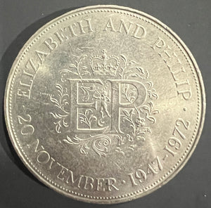UK 1972 CROWN, Queen Elizabeth II & Prince Philip 25th Wedding Anniversary - Queen Elizabeth II